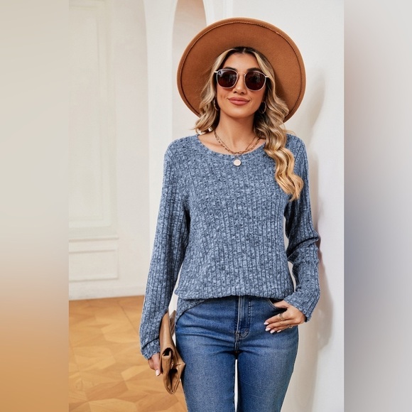 Every Day Style Round Neck Heathered Top - Picture 1 of 5